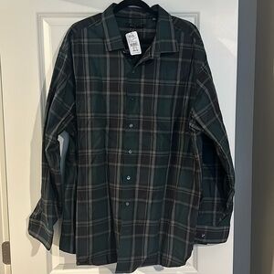 2xl Men’s brand new with tags on button up dress shirt. Green and gray plaid.